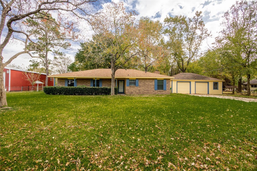 Property photo for 102 Sue Lane, Highlands, TX