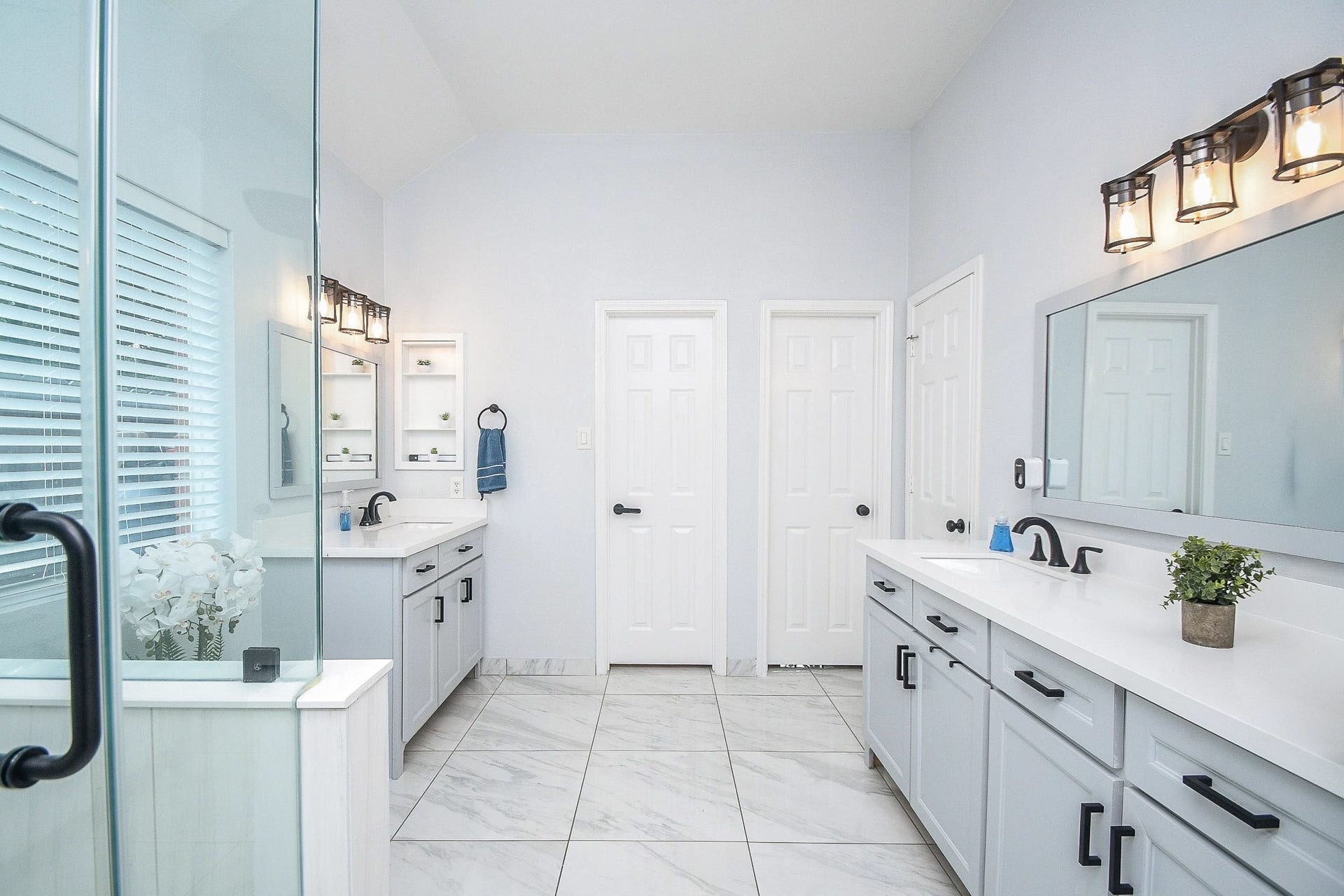 17419 Marigold Drive, Sugar Land, TX 77479 Super stylish bathroom remodel!