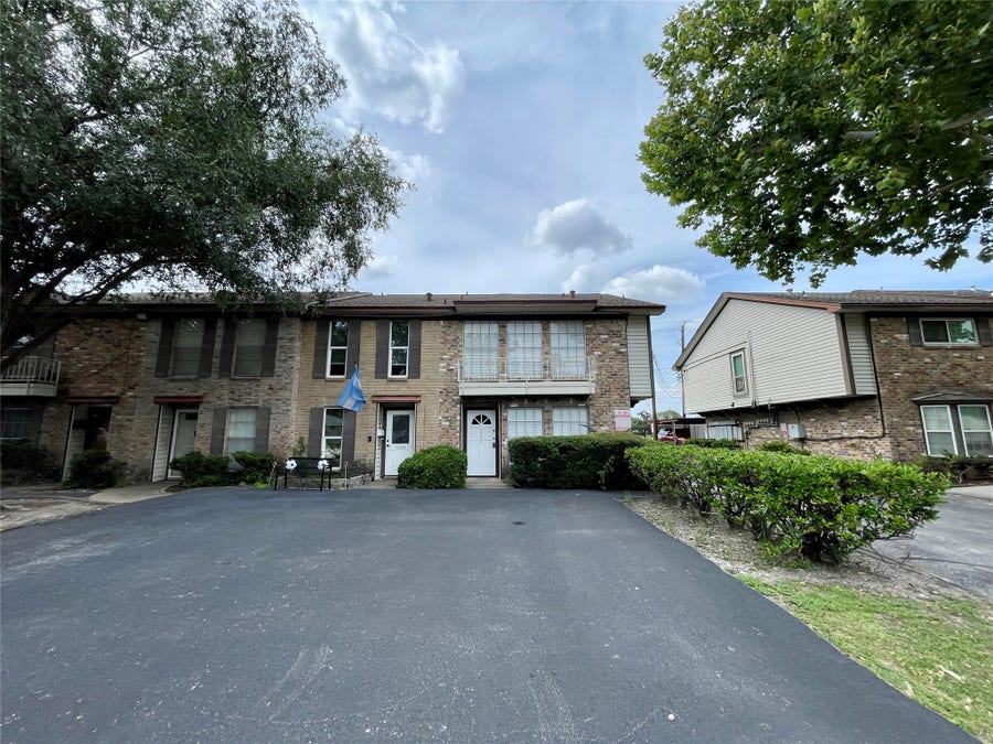 Property photo for 10682 Hazelhurst Drive, #14, Houston, TX