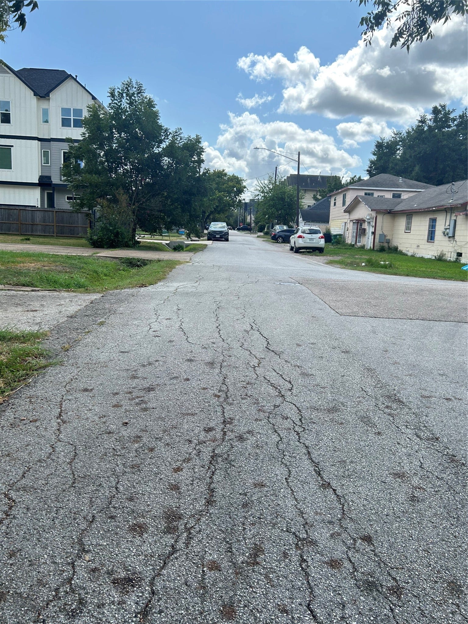 2402 Reinerman Street, Houston, TX 77007 2402 Reinerman Street, Houston, TX 77007