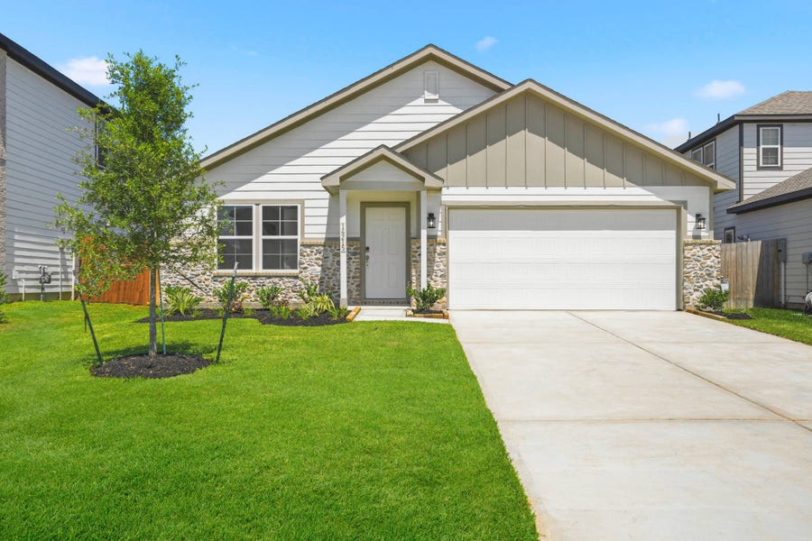 Property photo for 14215 Spring Valley Drive, Conroe, TX