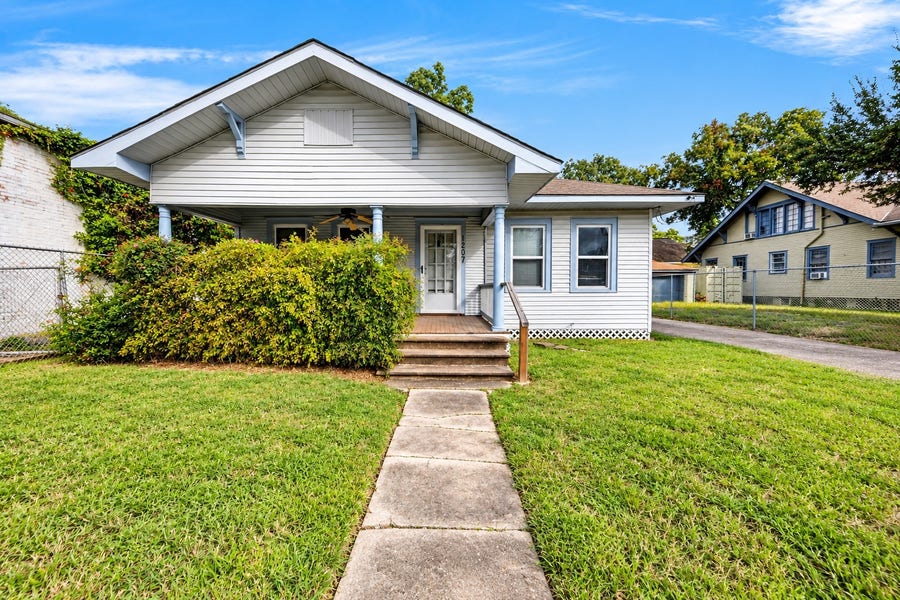 Property photo for 1207 Paschall Street, Houston, TX