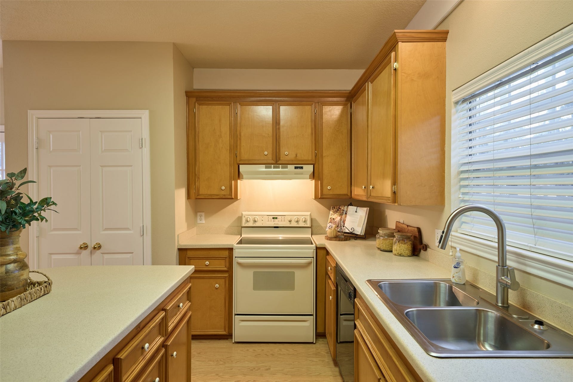 12 Timber Lane, Conroe, TX 77384 12 Timber Lane, Conroe, TX 77384