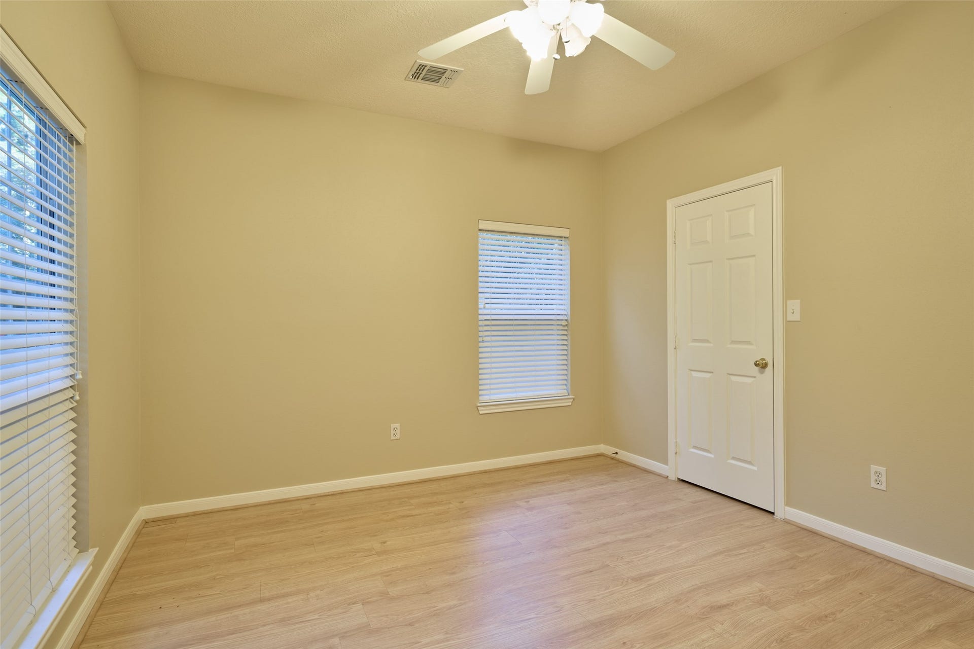 12 Timber Lane, Conroe, TX 77384 12 Timber Lane, Conroe, TX 77384