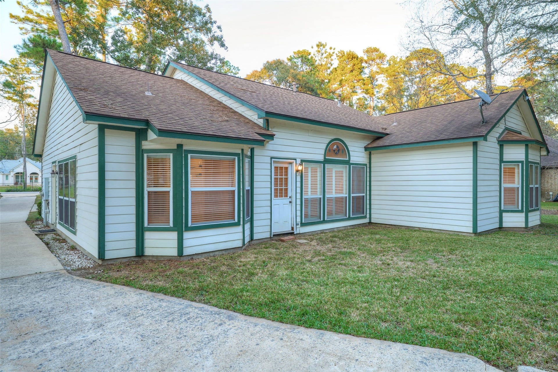 12 Timber Lane, Conroe, TX 77384 12 Timber Lane, Conroe, TX 77384