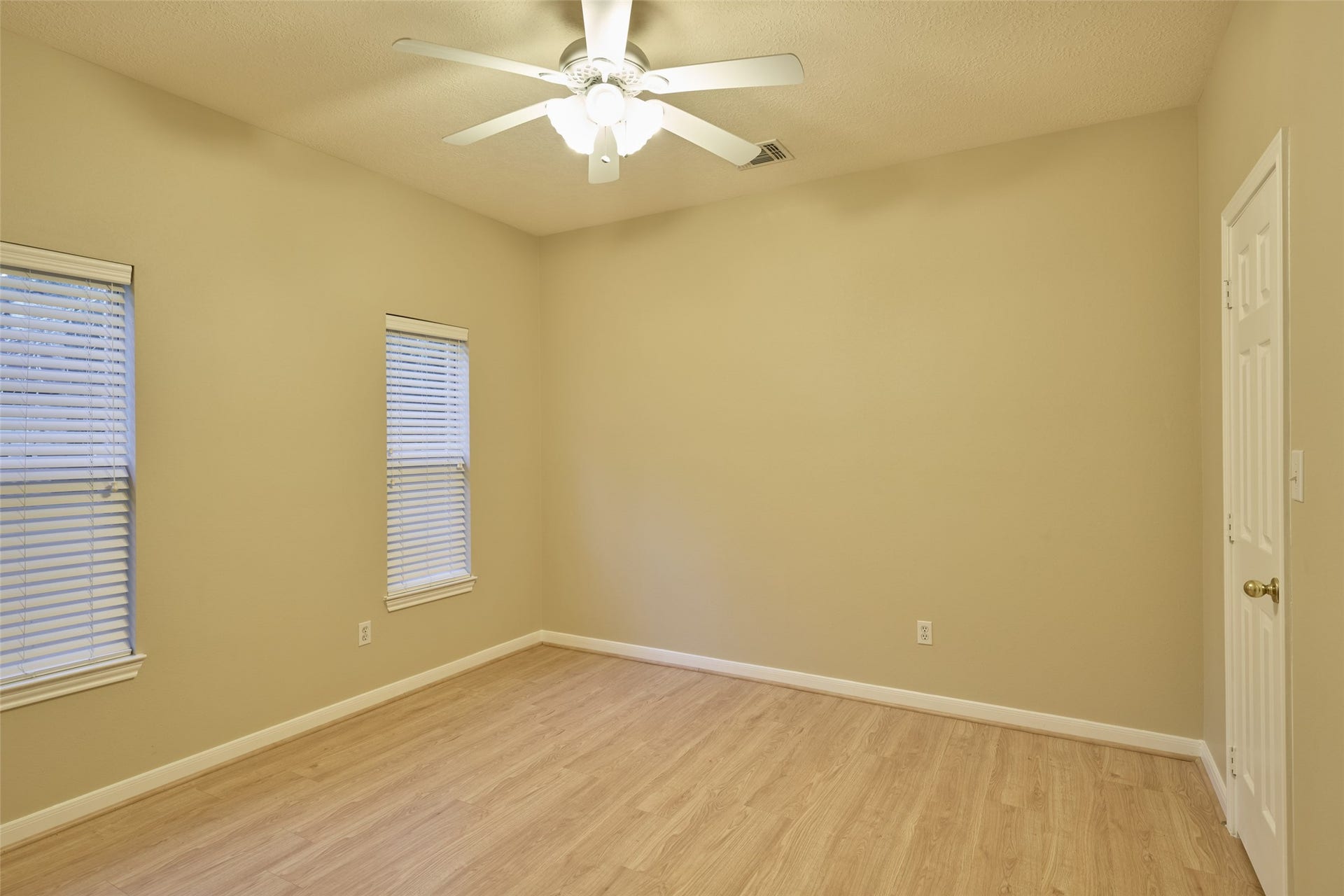12 Timber Lane, Conroe, TX 77384 12 Timber Lane, Conroe, TX 77384
