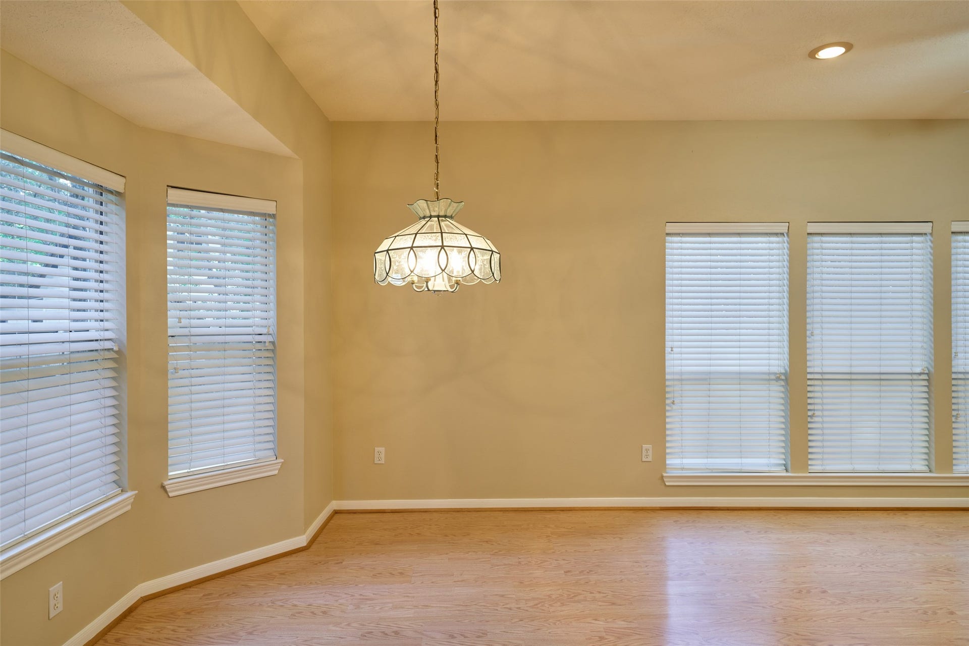 12 Timber Lane, Conroe, TX 77384 12 Timber Lane, Conroe, TX 77384