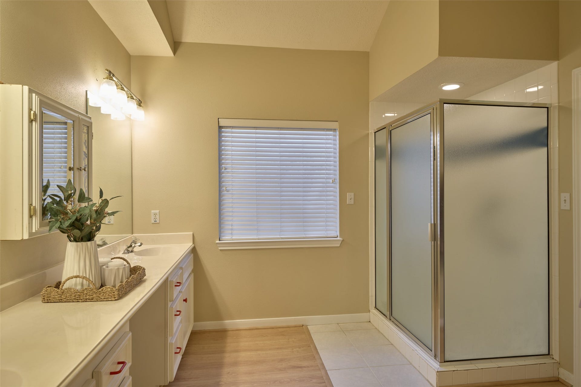 12 Timber Lane, Conroe, TX 77384 12 Timber Lane, Conroe, TX 77384