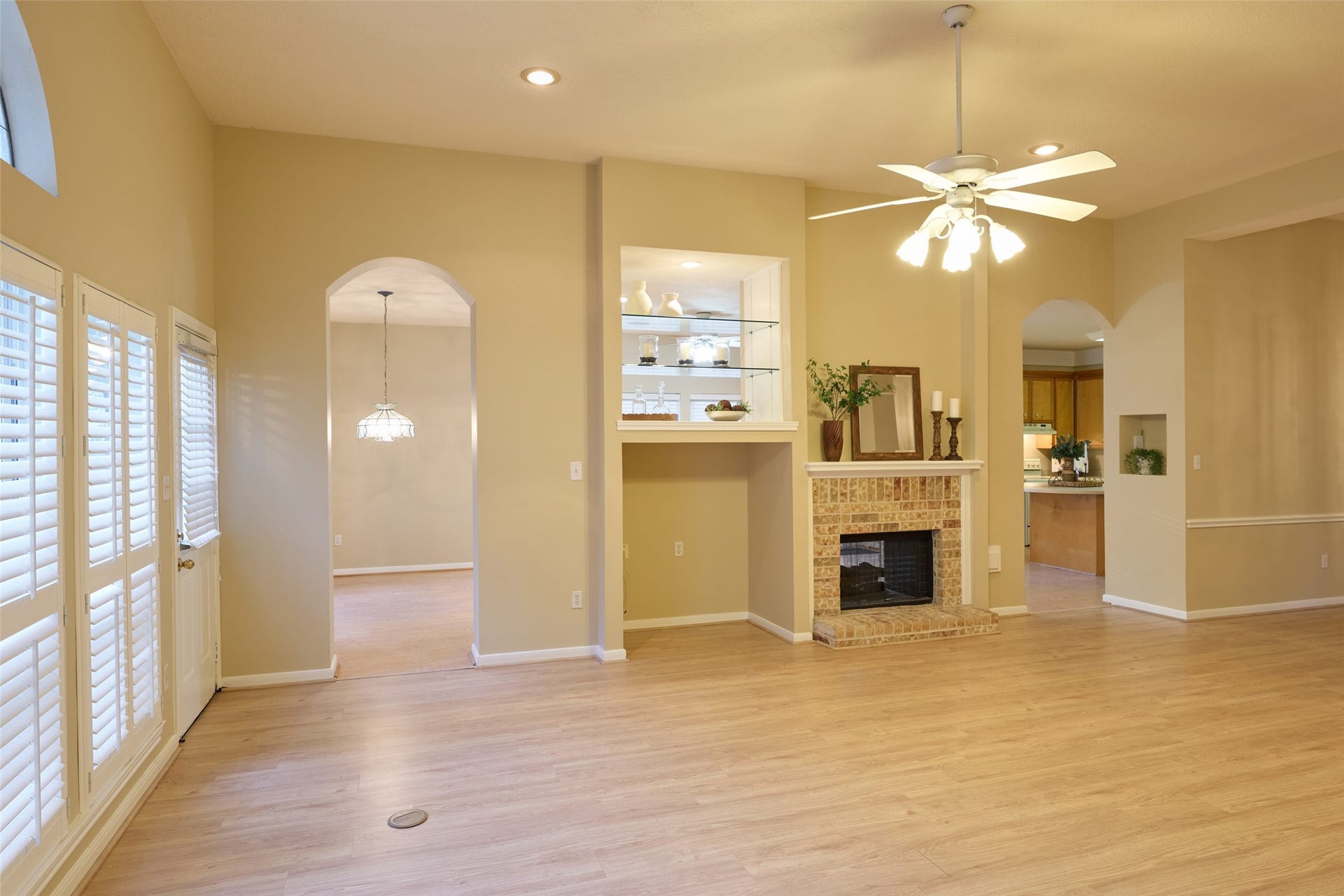 12 Timber Lane, Conroe, TX 77384 12 Timber Lane, Conroe, TX 77384