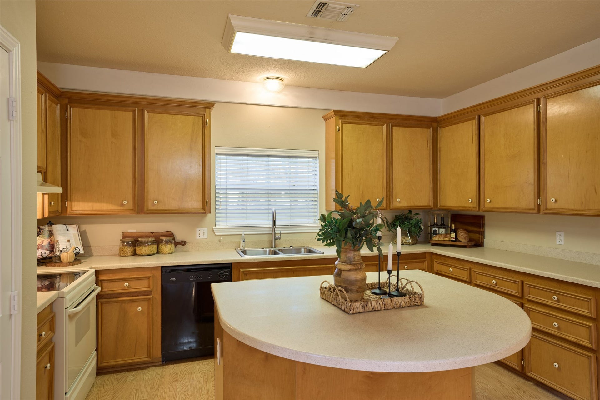 12 Timber Lane, Conroe, TX 77384 12 Timber Lane, Conroe, TX 77384