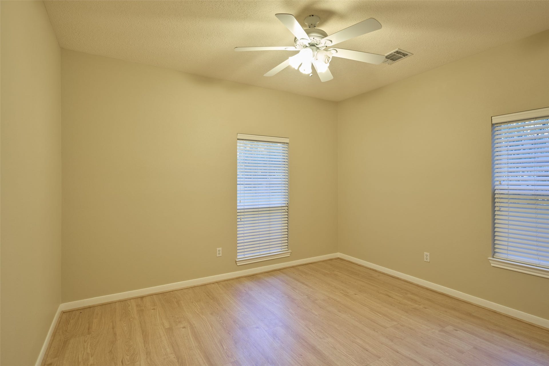 12 Timber Lane, Conroe, TX 77384 12 Timber Lane, Conroe, TX 77384