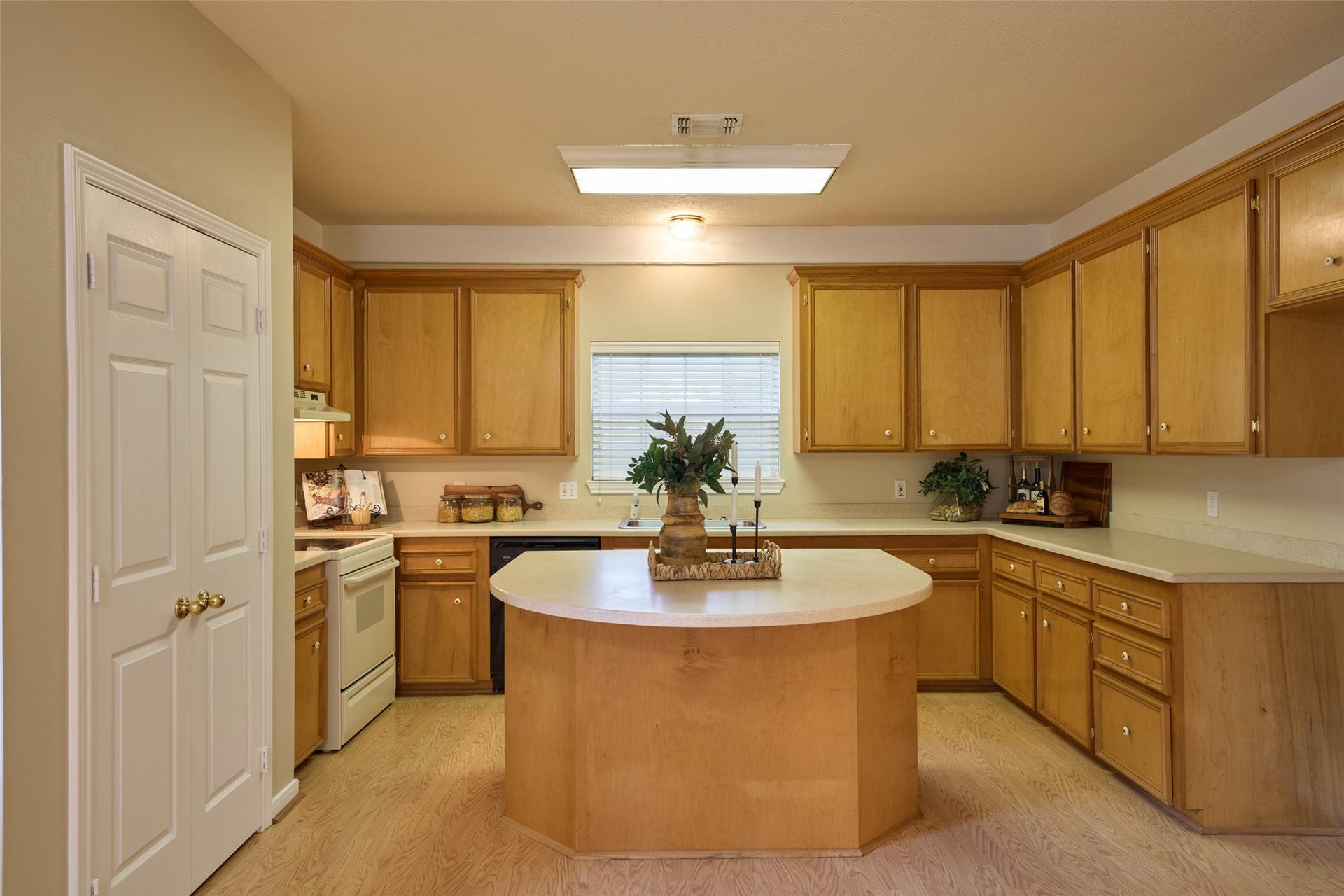 12 Timber Lane, Conroe, TX 77384 12 Timber Lane, Conroe, TX 77384