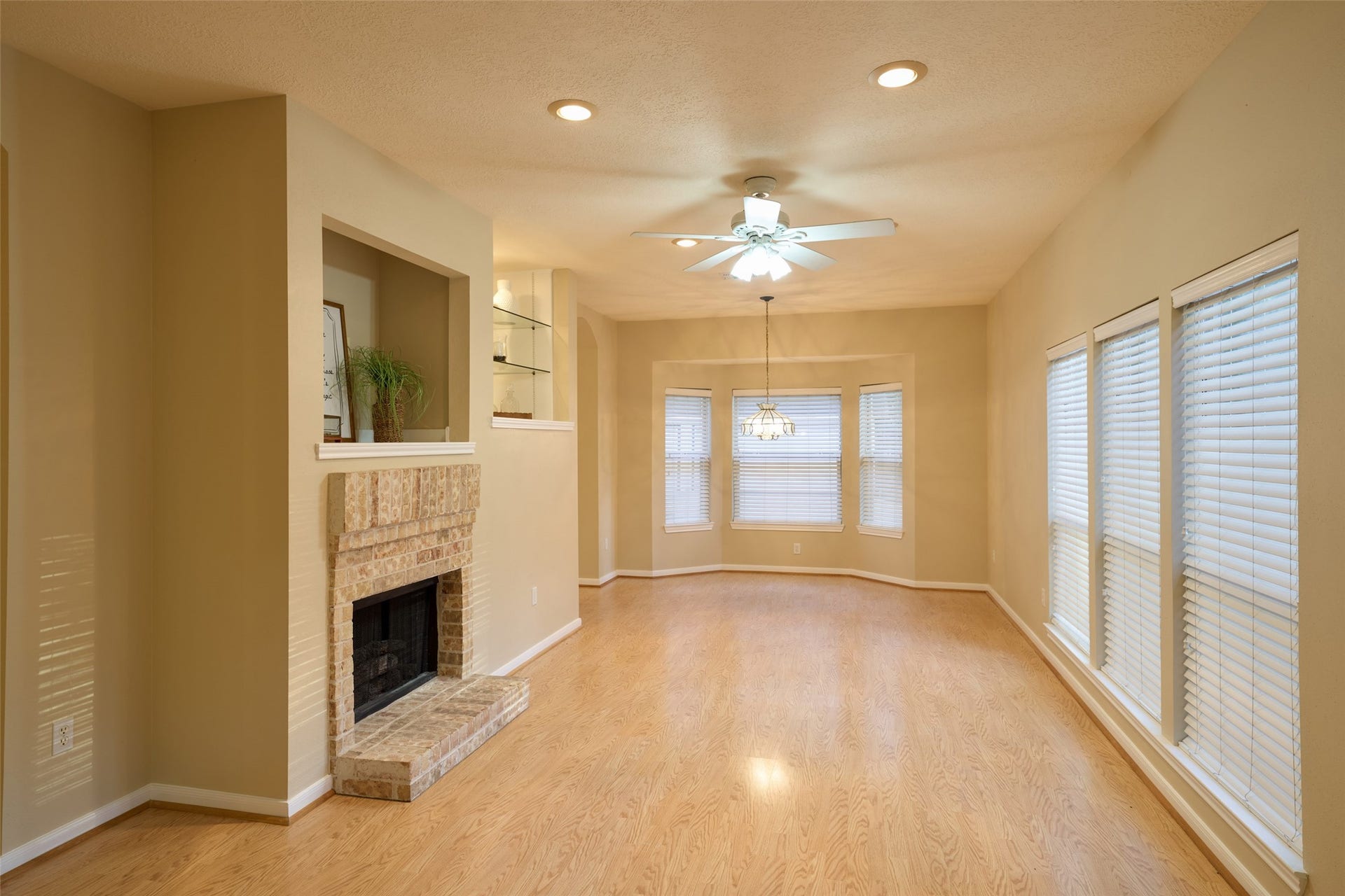 12 Timber Lane, Conroe, TX 77384 12 Timber Lane, Conroe, TX 77384