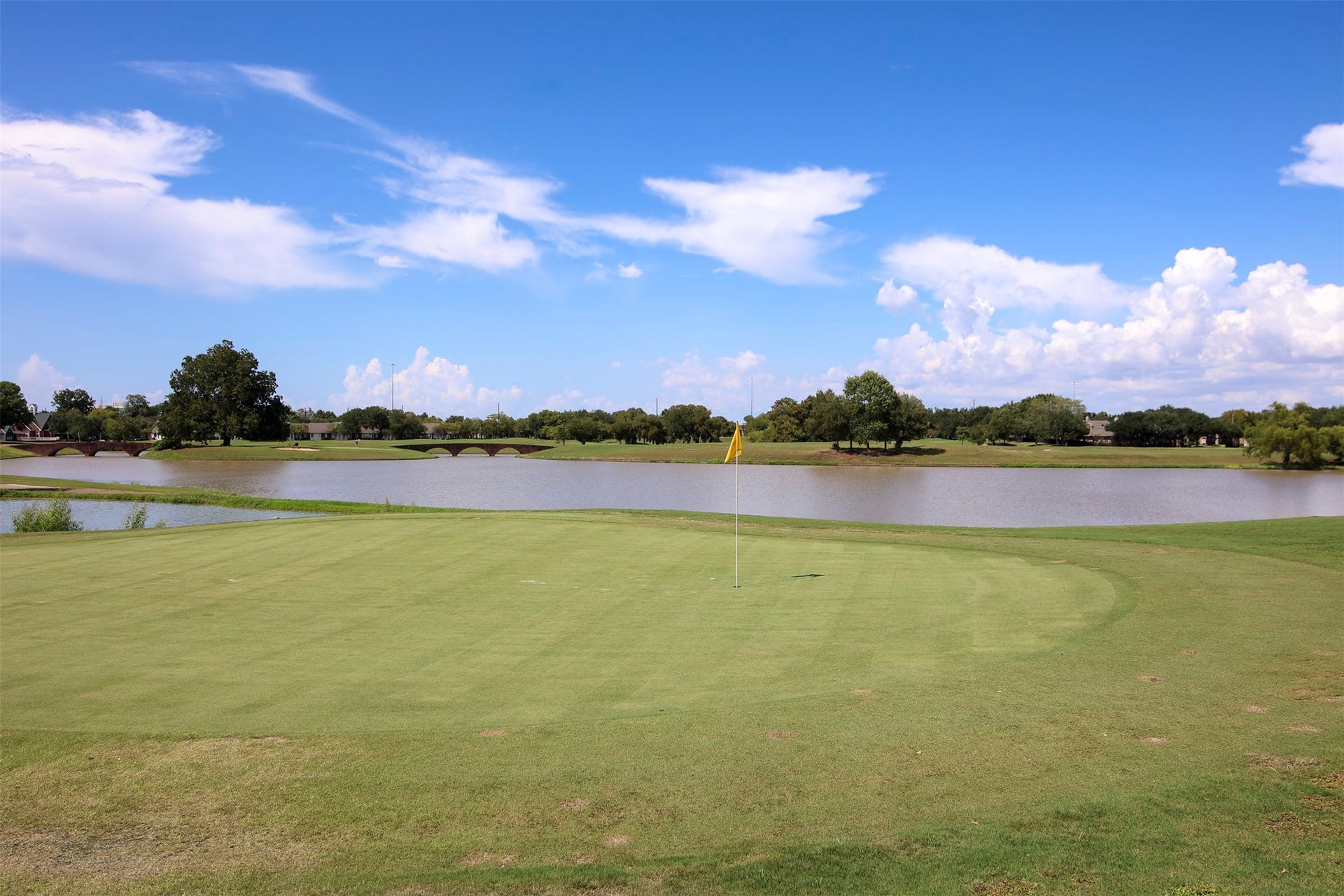 1414 Forest Bend, Sugar Land, TX 77479 Neighborhood golf course!