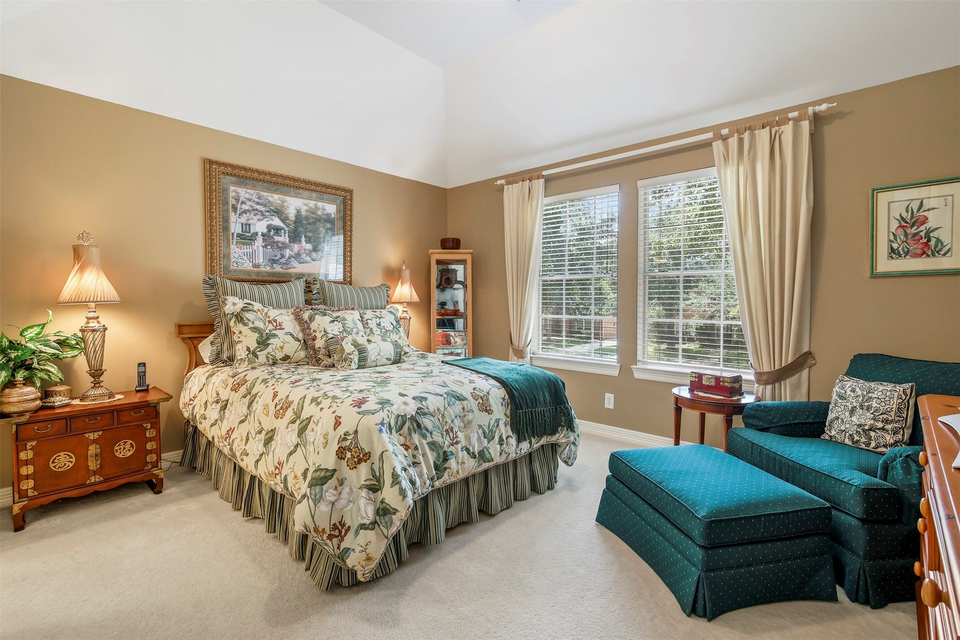 1414 Forest Bend, Sugar Land, TX 77479 Additional secondary bedroom upstairs with carpet, elevated ceiling and large picture windows. This room has access to a shared ensuite bathroom.