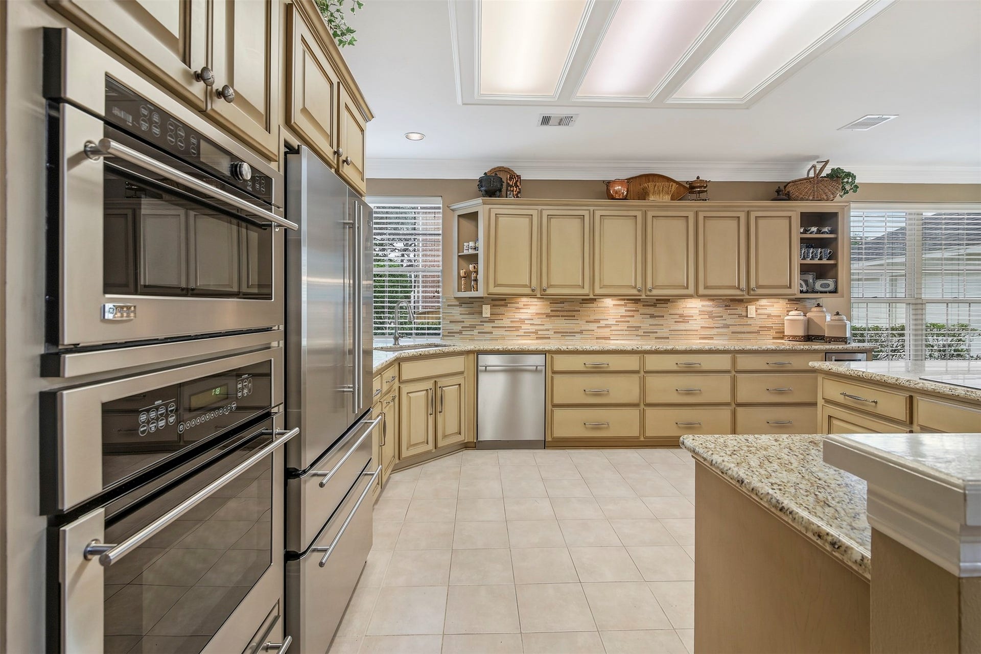 1414 Forest Bend, Sugar Land, TX 77479 Kitchen also features double Stainless Steel ovens to include a convection oven.