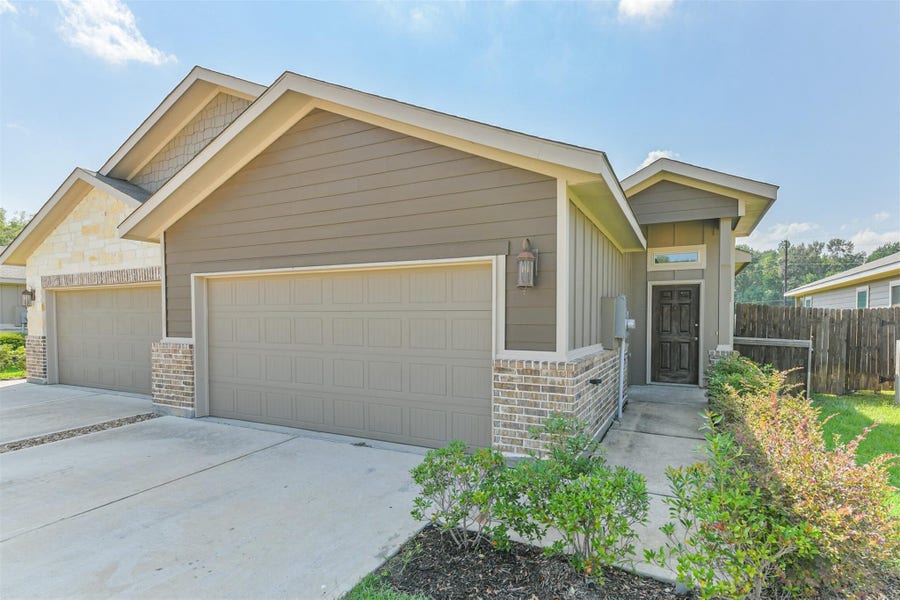 Property photo for 122 Wickersham, #B, Conroe, TX