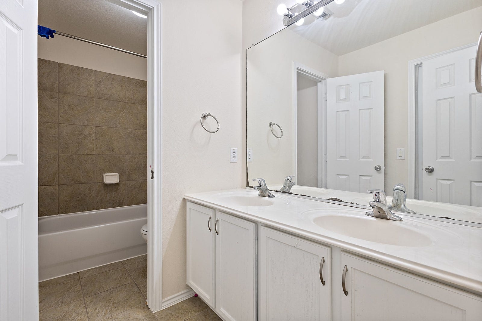 5818 Kenwood, Missouri City, TX 77459 5818 Kenwood, Missouri City, TX 77459