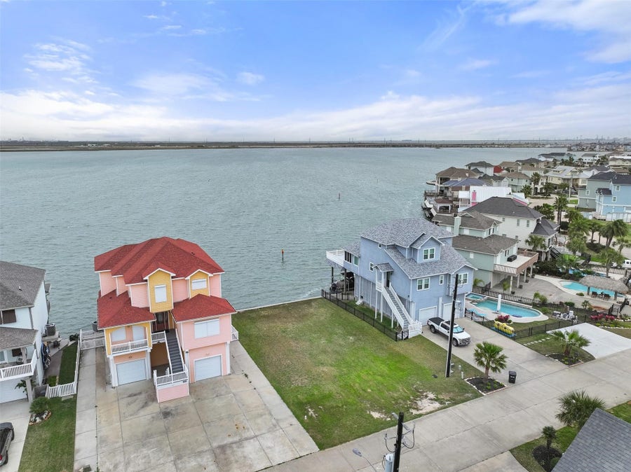 Property photo for 1618 Windsong Way, Tiki Island, TX