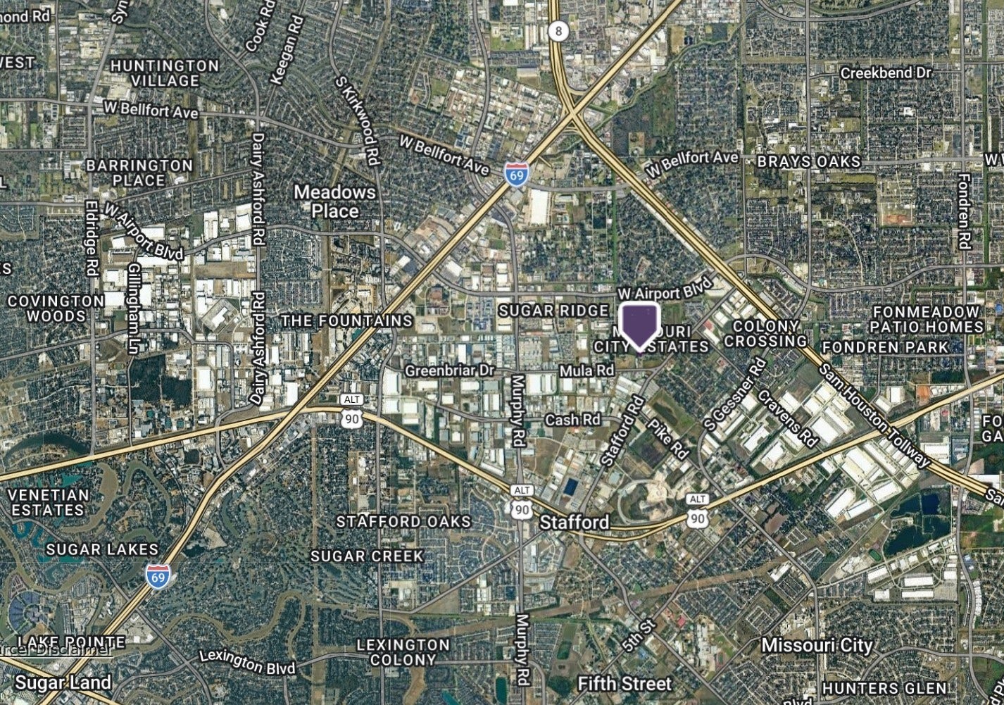 This aerial shows the GREAT commuting location. Hwy 90 to the Medical Center/downtown, The Beltway to either Hobby Airport (South) or IAH (North), Or Hwy 59/69 to The Galleria, Downtown (North) or South to Sugar Land, Rosenberg, Richmond...