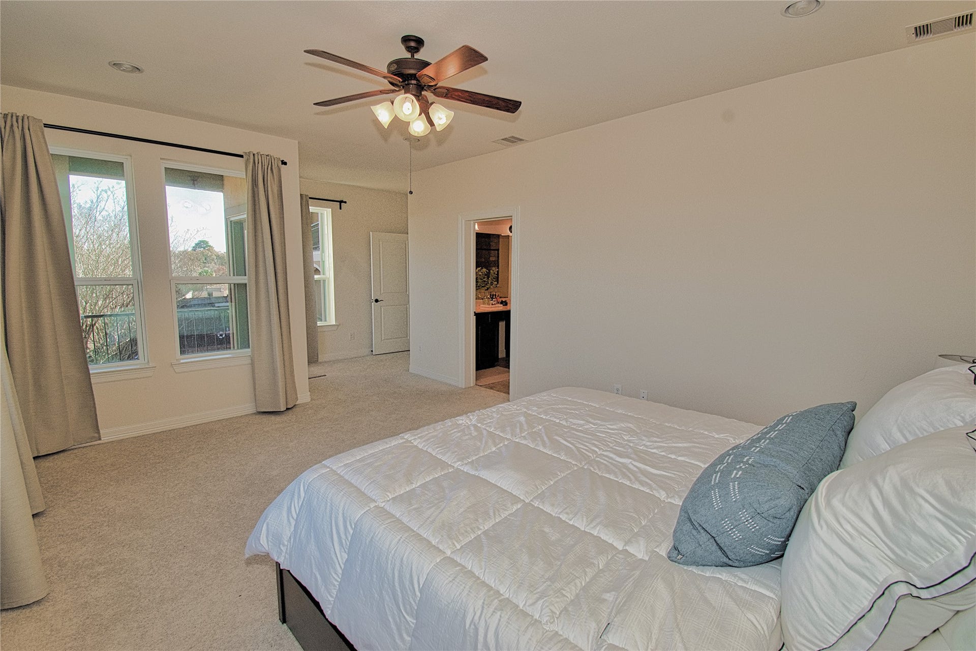4132 Boardwalk Boulevard, Seabrook, TX 77586 4132 Boardwalk Boulevard, Seabrook, TX 77586