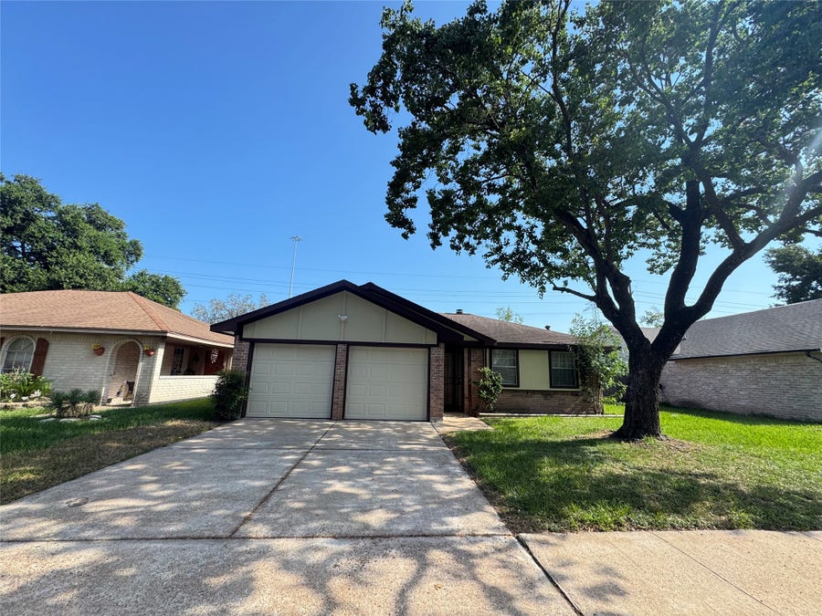 Property photo for 10942 Beacave Bend Court, Houston, TX