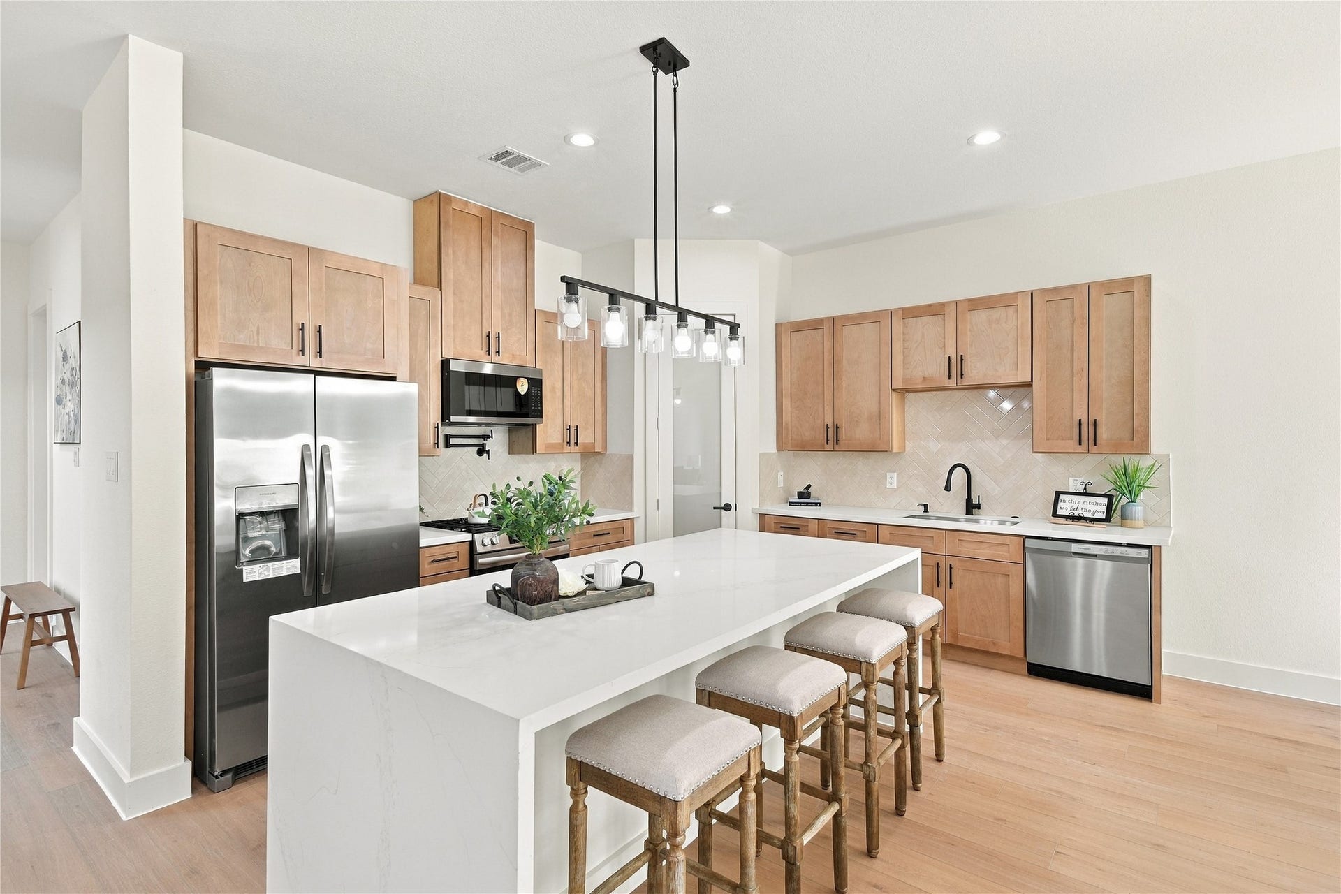 4806 Farmer Street, Houston, TX 77020 4806 Farmer Street, Houston, TX 77020