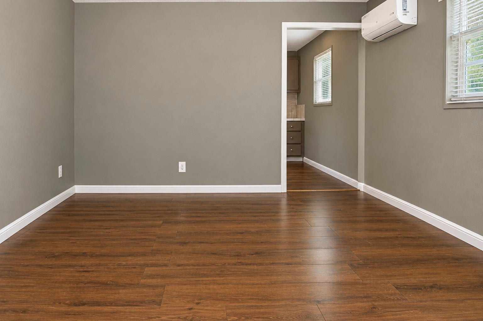 Spacious multiuse  room.