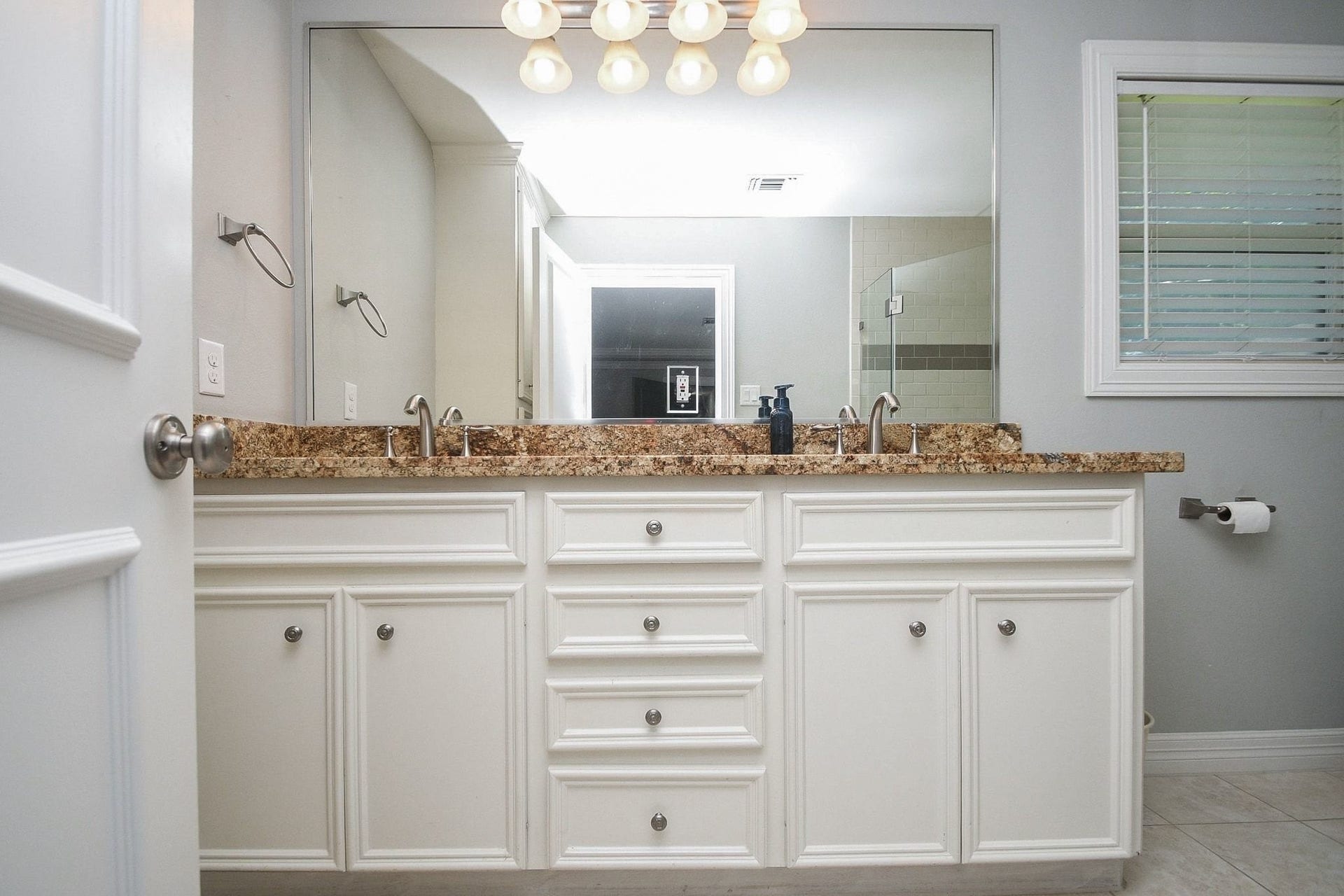 5422 Rutherglenn Drive, Houston, TX 77096 5422 Rutherglenn Drive, Houston, TX 77096