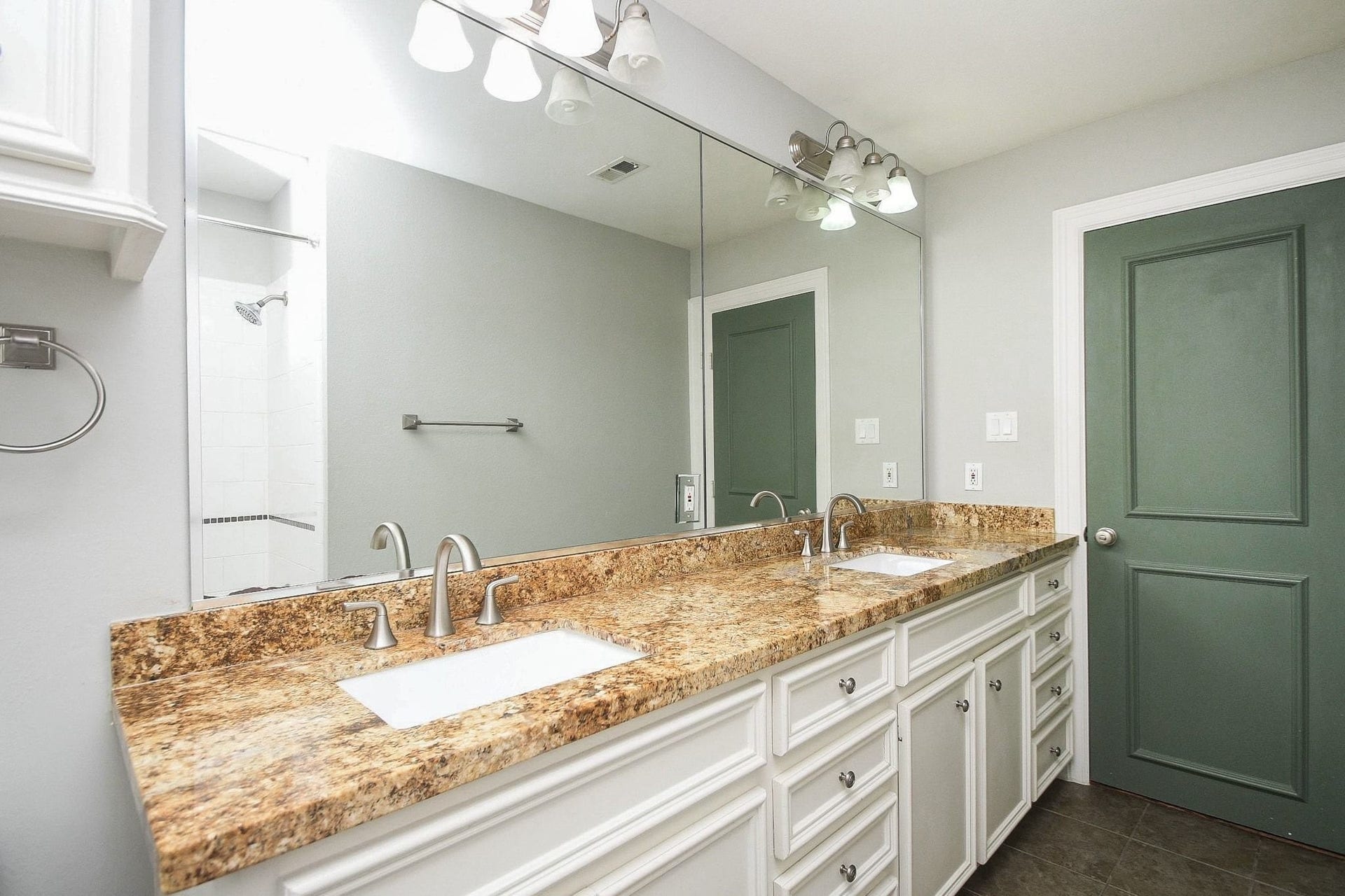 5422 Rutherglenn Drive, Houston, TX 77096 5422 Rutherglenn Drive, Houston, TX 77096