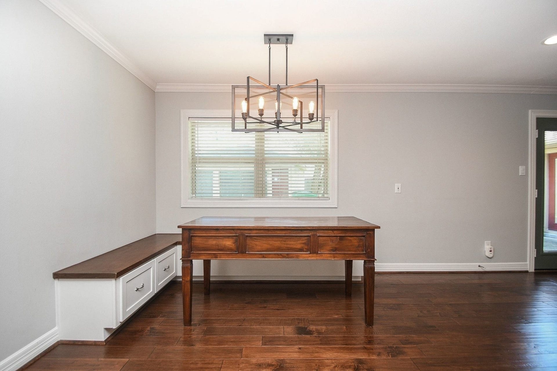 5422 Rutherglenn Drive, Houston, TX 77096 5422 Rutherglenn Drive, Houston, TX 77096