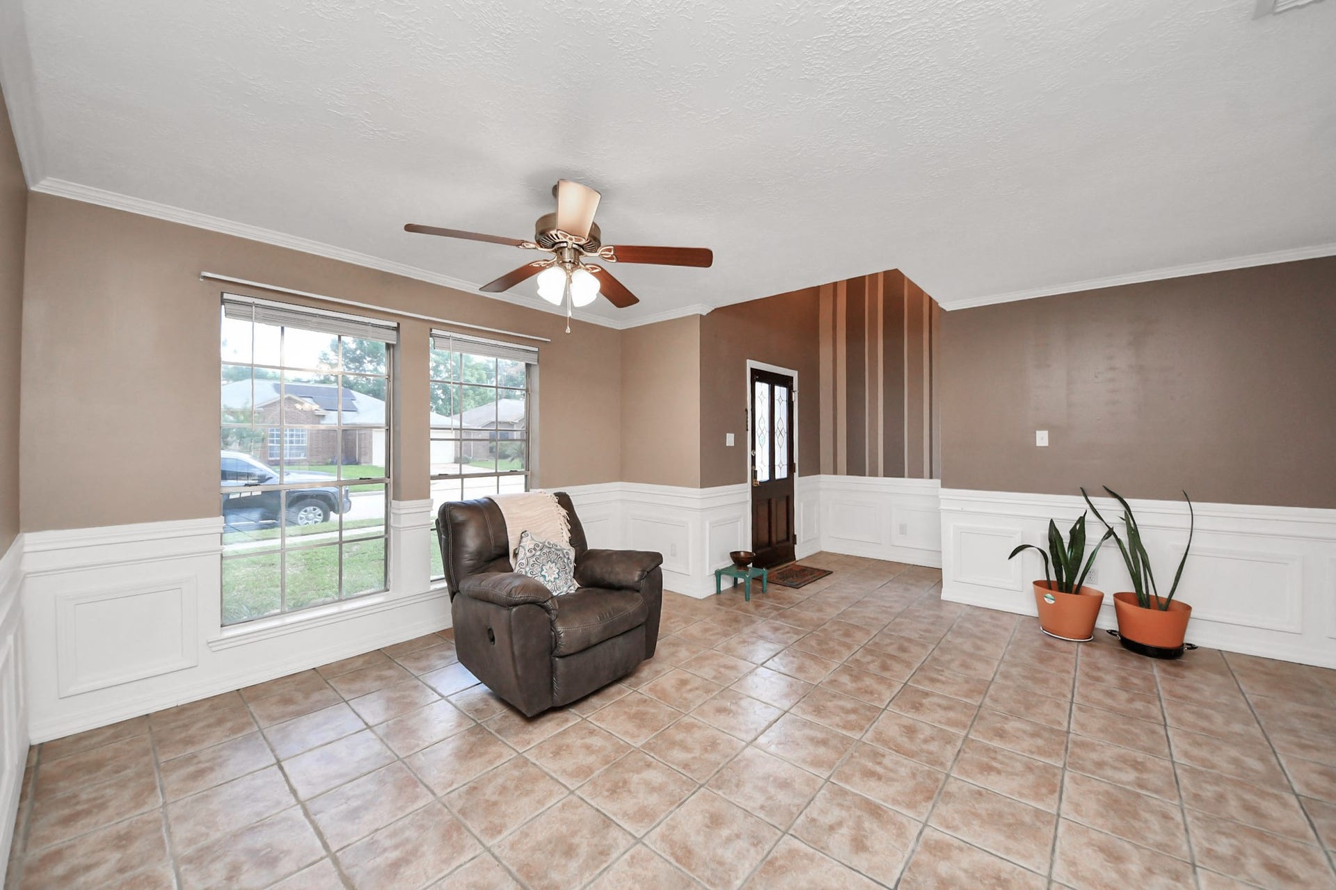14622 Golden Cypress Lane, Cypress, TX 77429 Living room