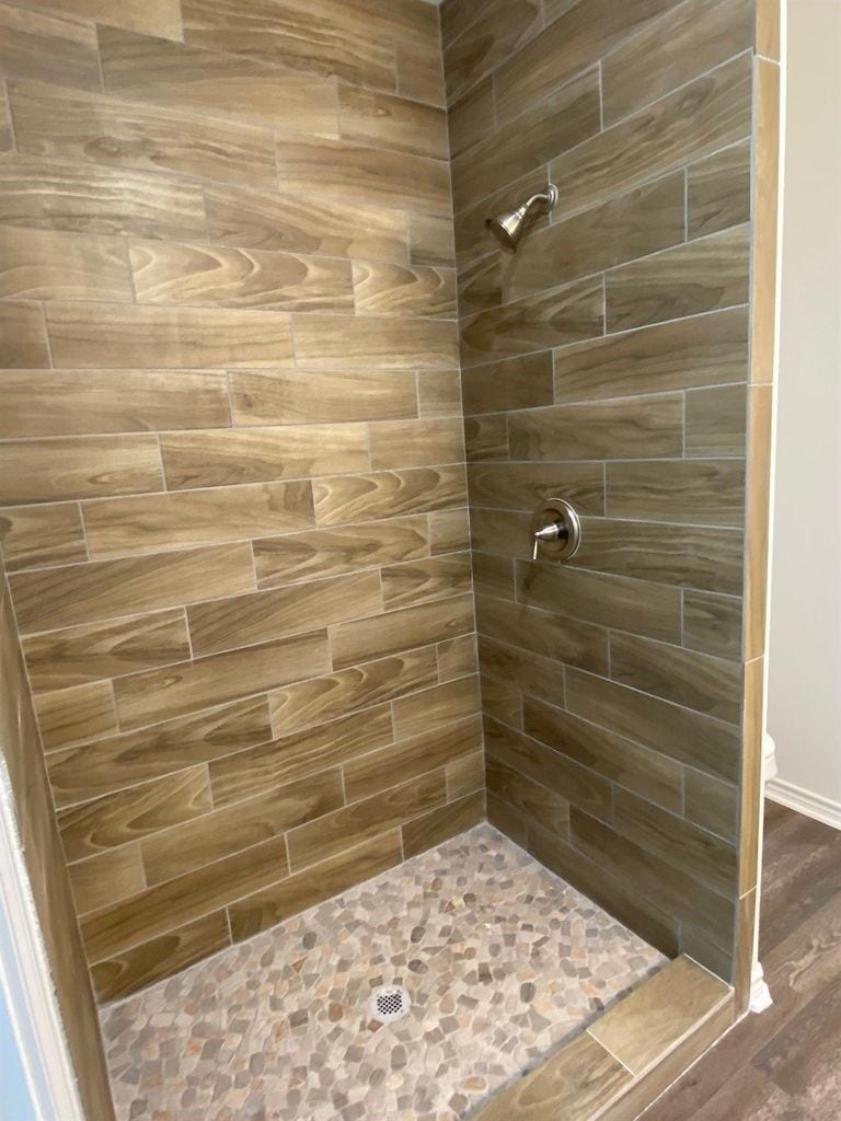 23090 E Wildwood Road, #19, Porter, TX 77365 Gorgeous primary shower!