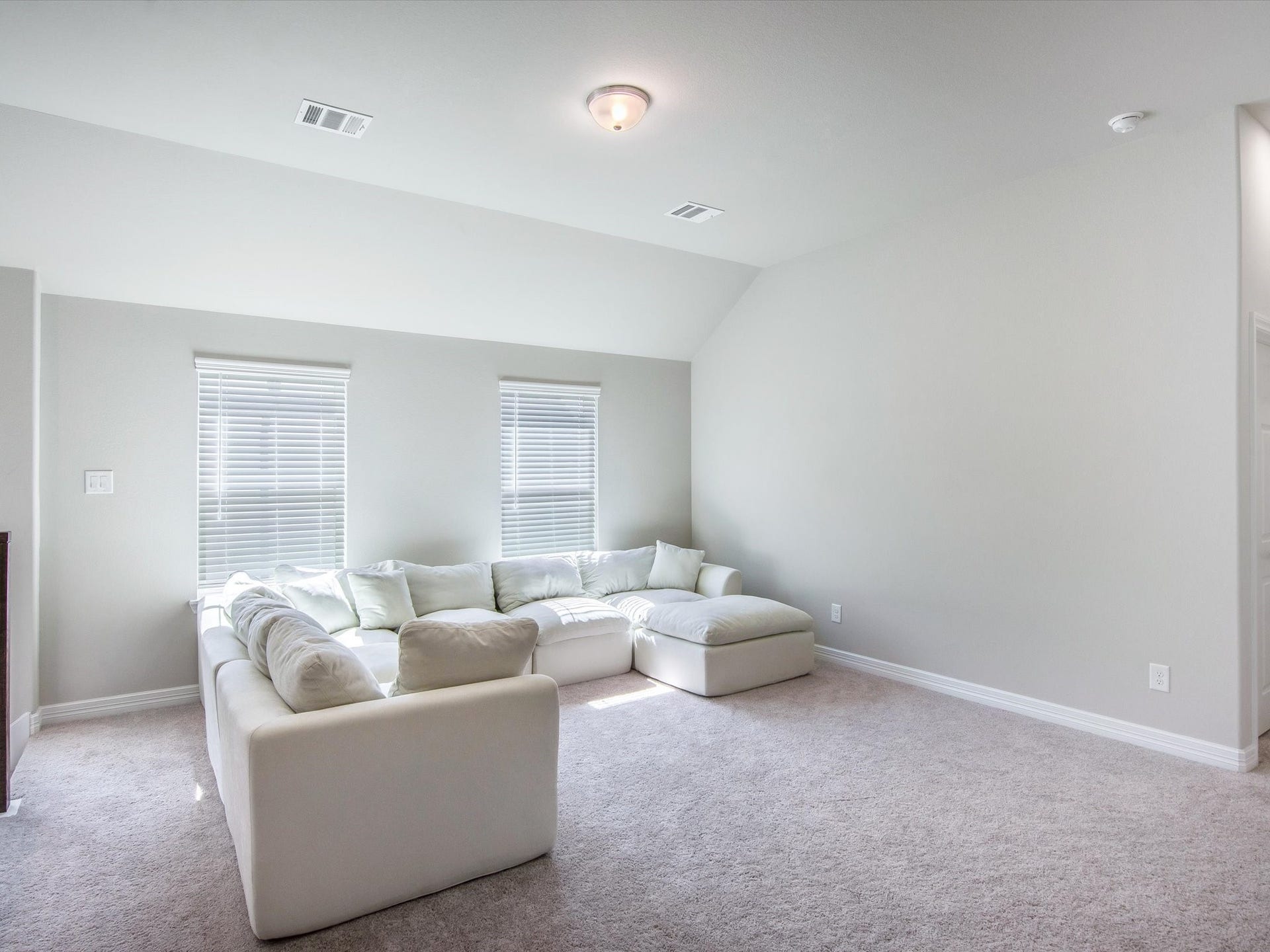 Spacious gameroom upstairs