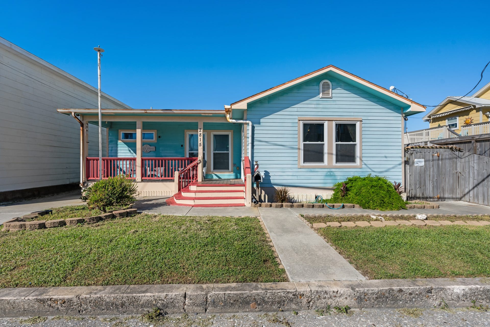 2815 Jack Johnson Boulevard, Galveston, TX 77550 Front of House
