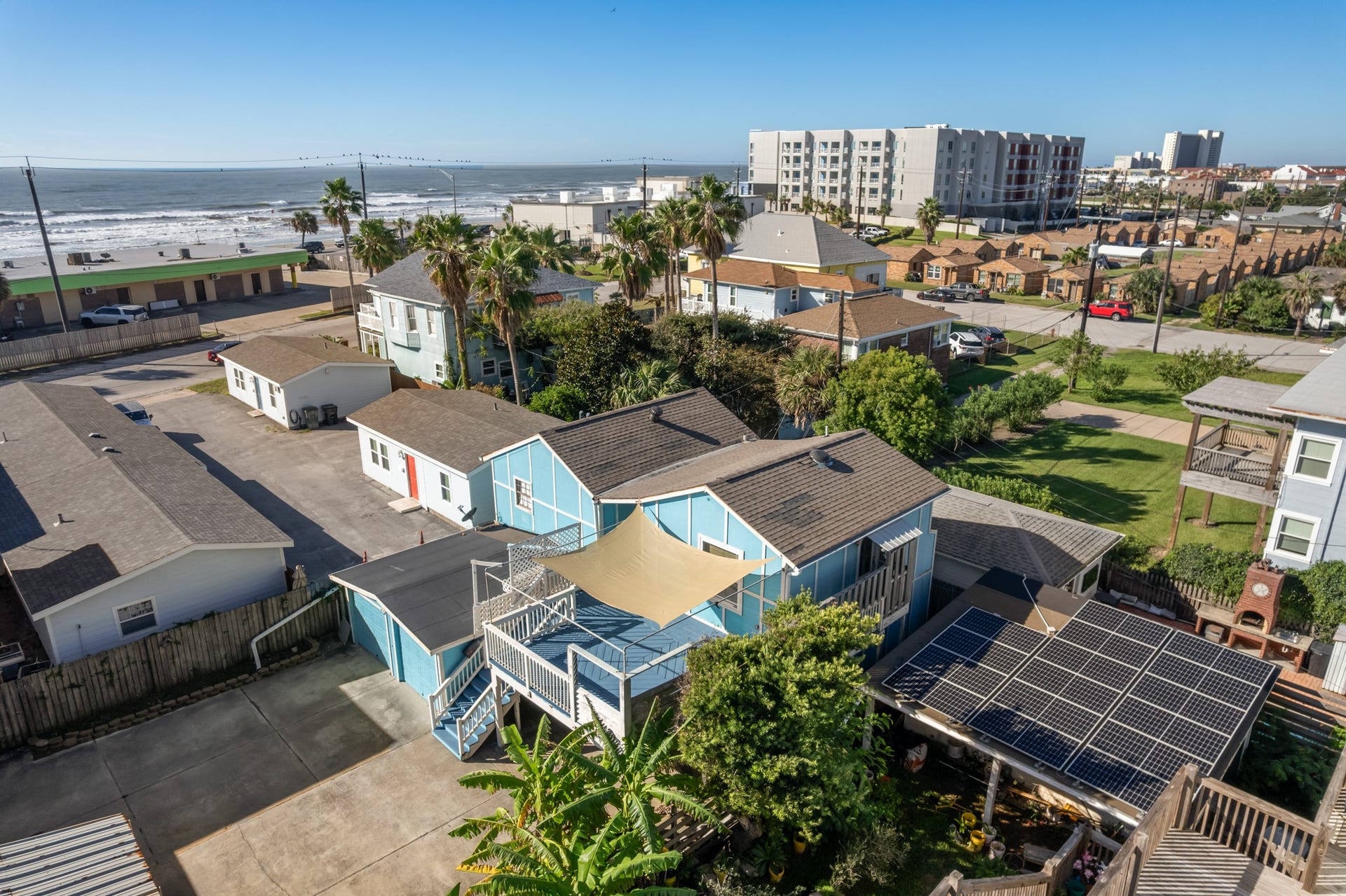 2815 Jack Johnson Boulevard, Galveston, TX 77550 Two garages and garage apartment