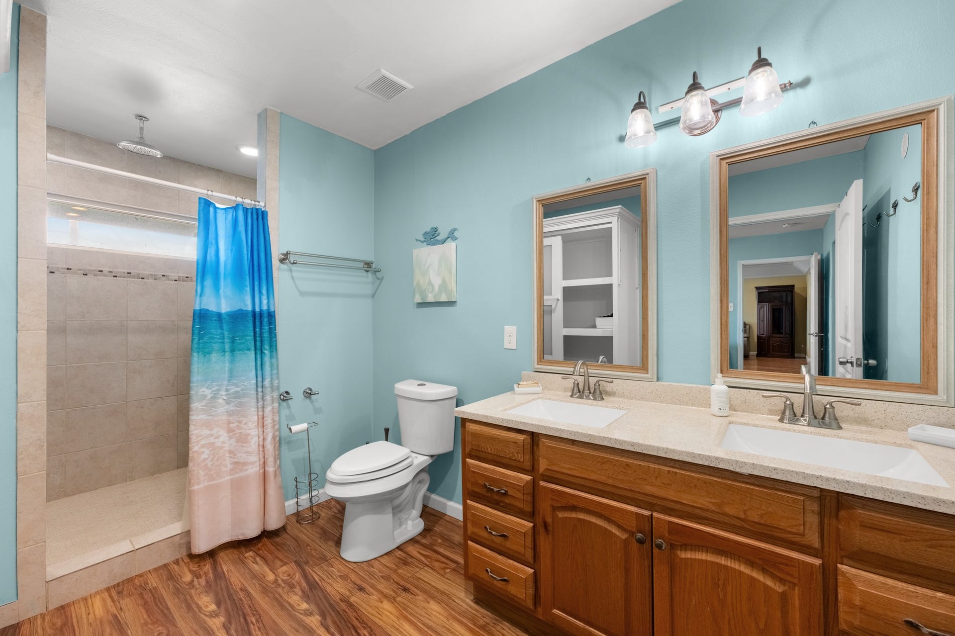 2815 Jack Johnson Boulevard, Galveston, TX 77550 Primary Bathroom