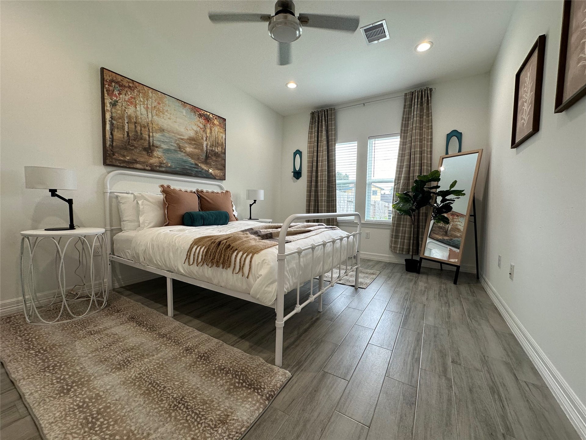 5430 Heron Drive, Houston, TX 77033