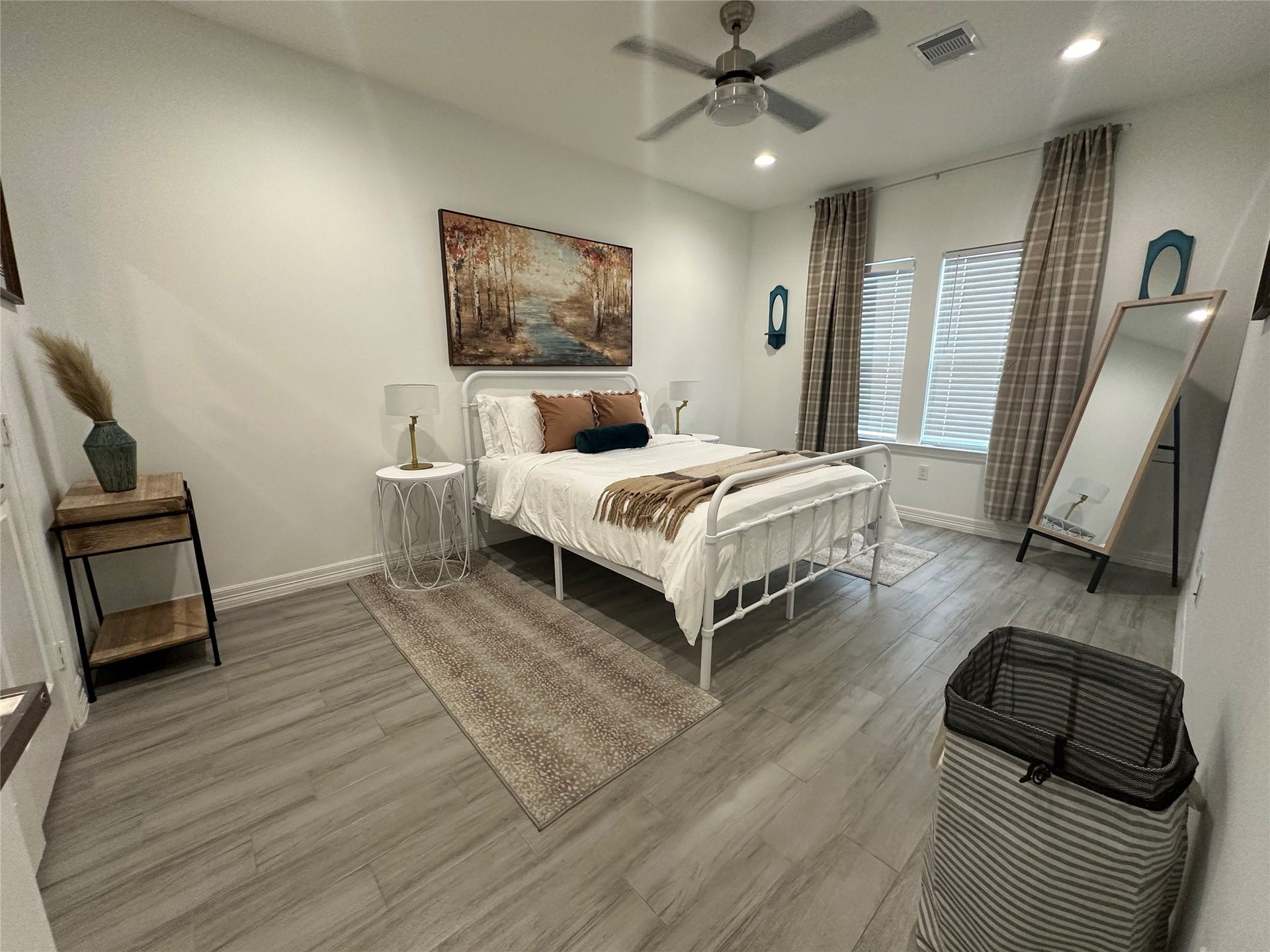 5430 Heron Drive, Houston, TX 77033