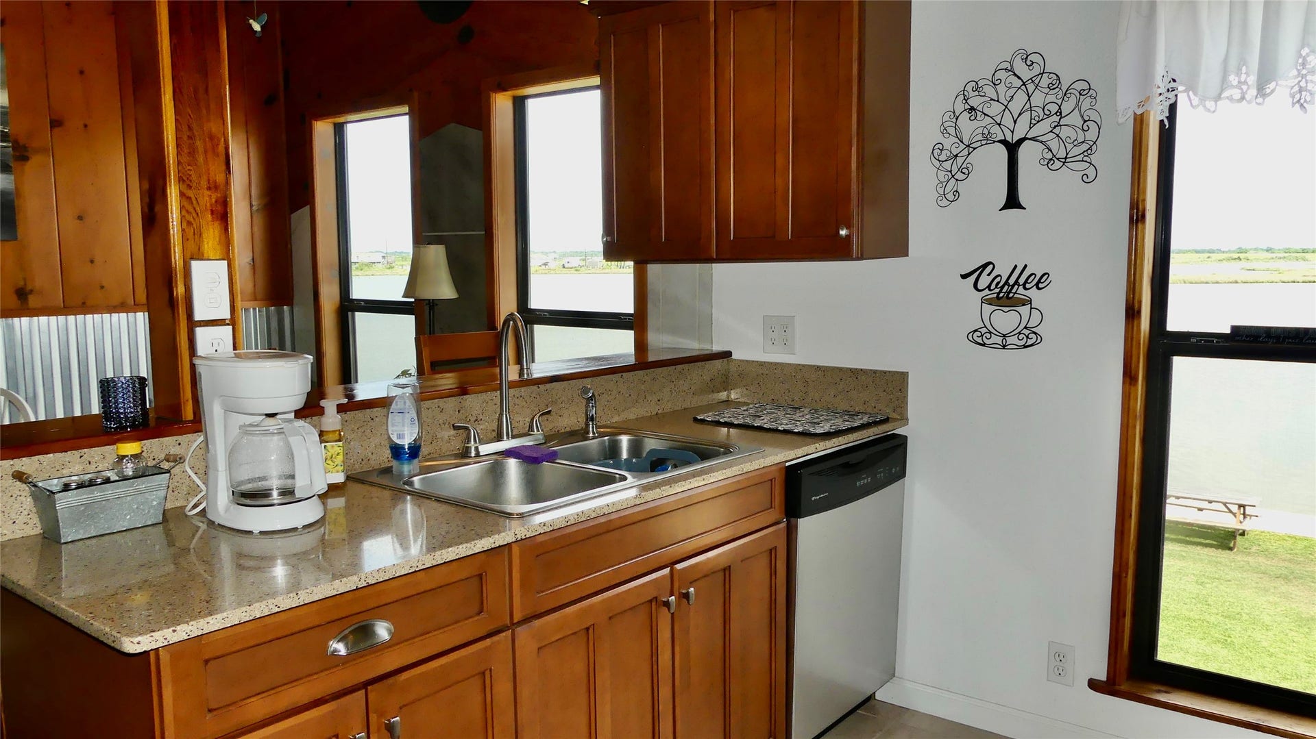 4432 Swan Street, Hitchcock, TX 77563 4432 Swan Street, Hitchcock, TX 77563