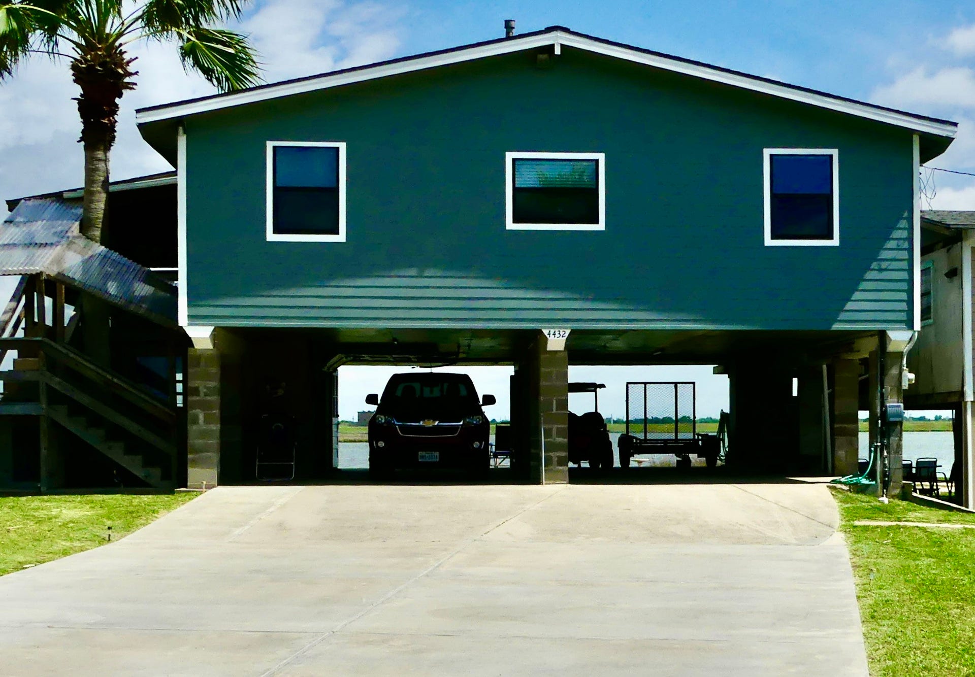 4432 Swan Street, Hitchcock, TX 77563 Streetside