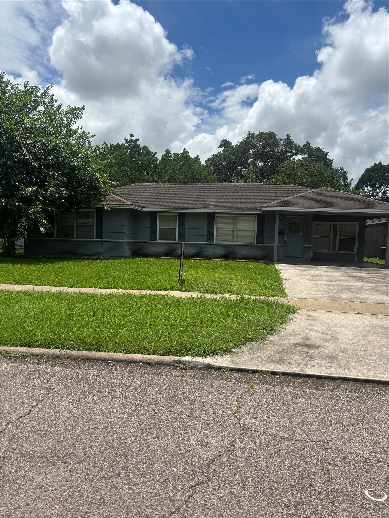 4713 Saxon Street, Bellaire, TX 77401 4713 Saxon Street, Bellaire, TX 77401