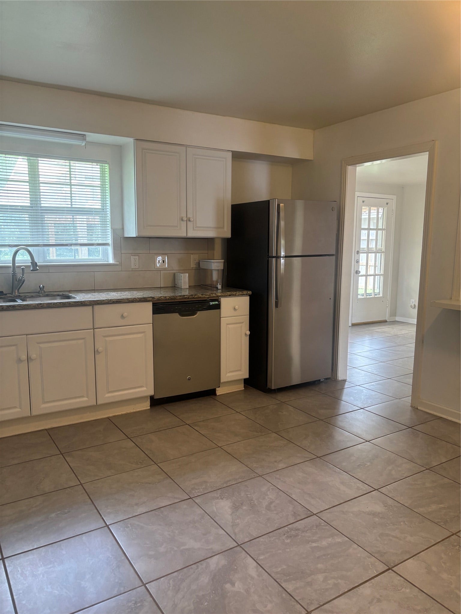 4713 Saxon Street, Bellaire, TX 77401 4713 Saxon Street, Bellaire, TX 77401