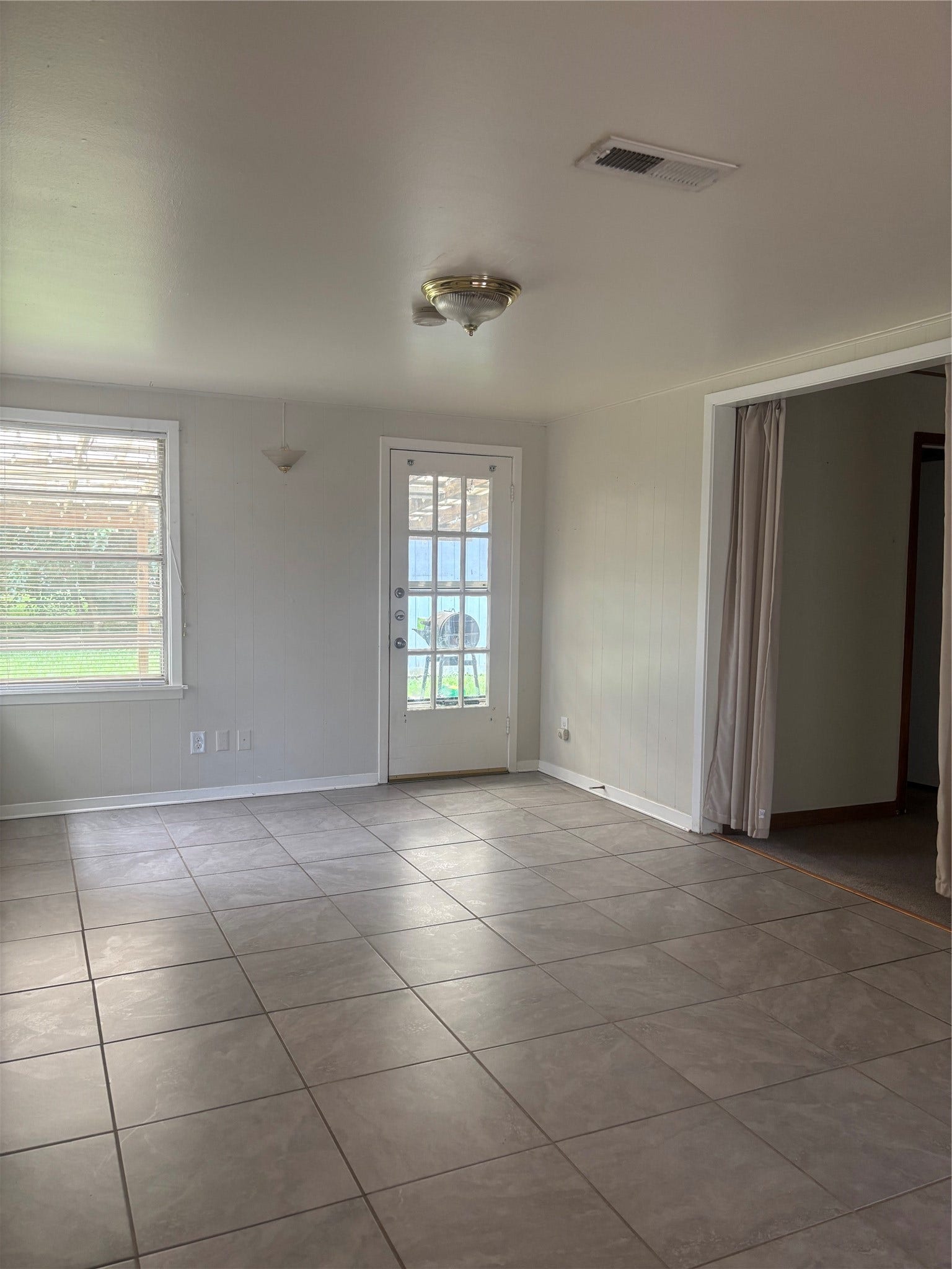 4713 Saxon Street, Bellaire, TX 77401 4713 Saxon Street, Bellaire, TX 77401