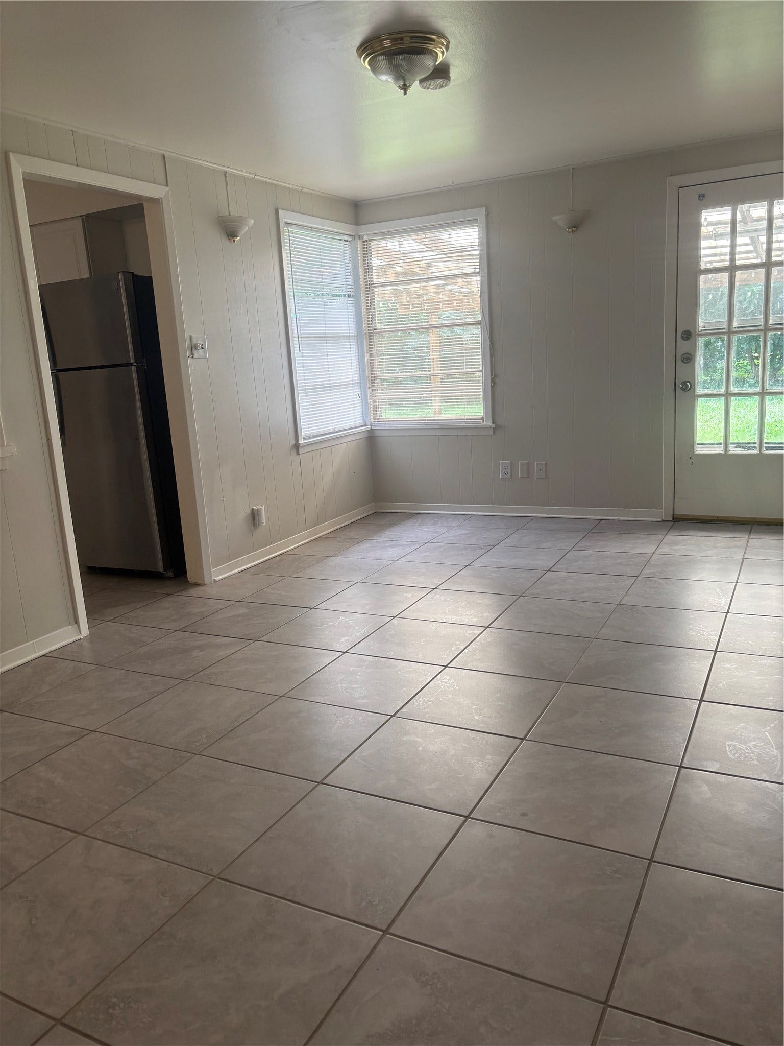 4713 Saxon Street, Bellaire, TX 77401 4713 Saxon Street, Bellaire, TX 77401
