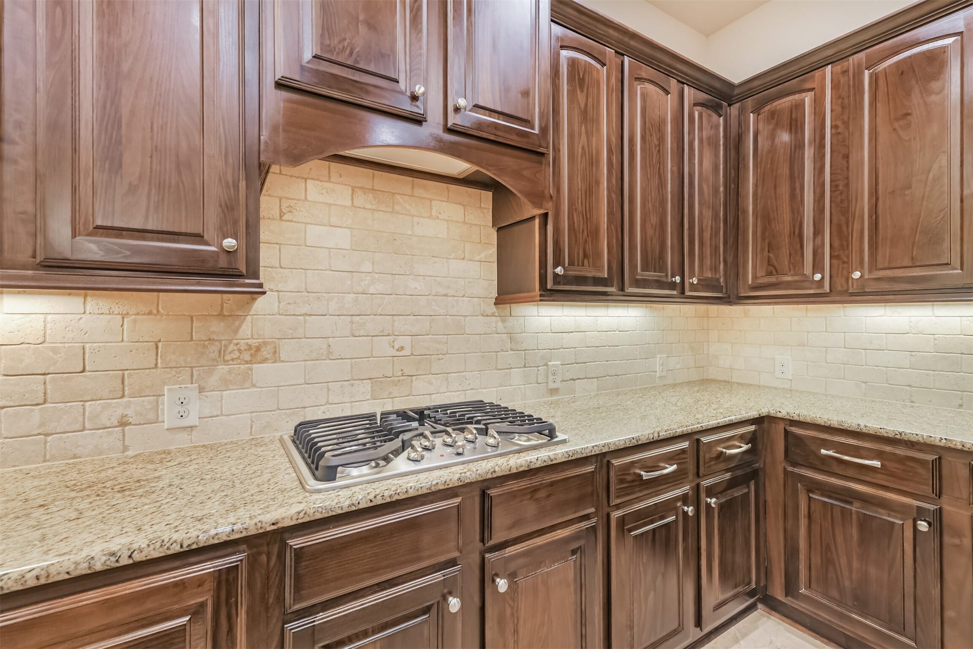 1735 Wickham Reach Drive, Spring, TX 77386 Kitchen workspace with abundant cabinetry and counter space.