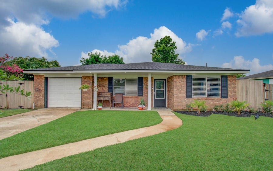 Property photo for 2615 6th Avenue N, Texas City, TX
