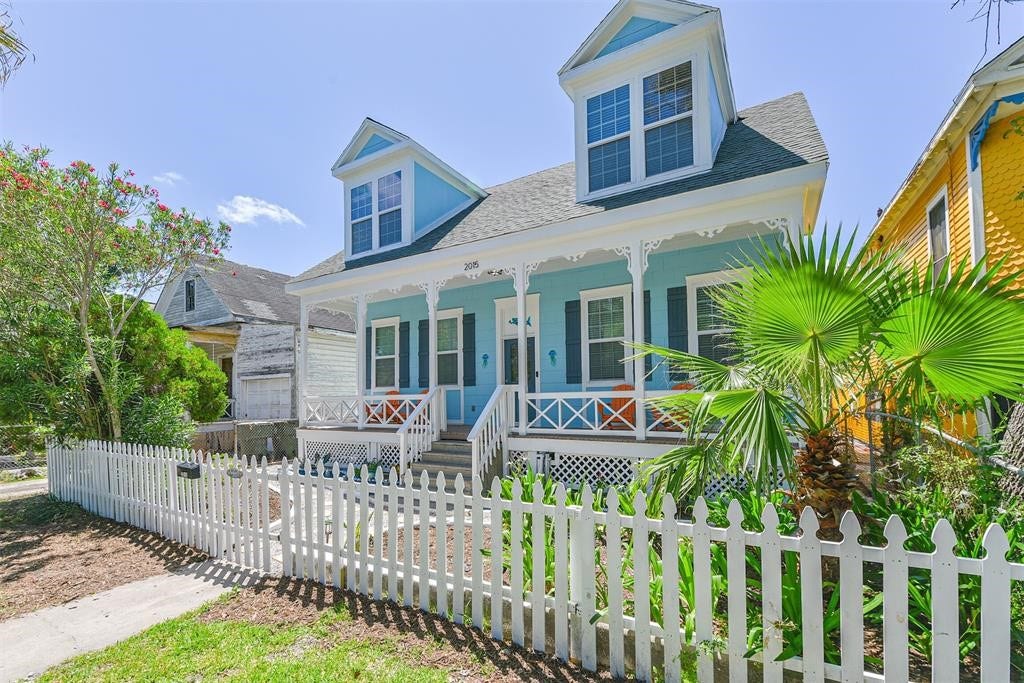 2015 Avenue O, Galveston, TX 77550