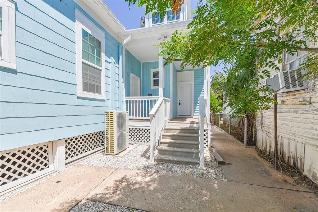 2015 Avenue O, Galveston, TX 77550