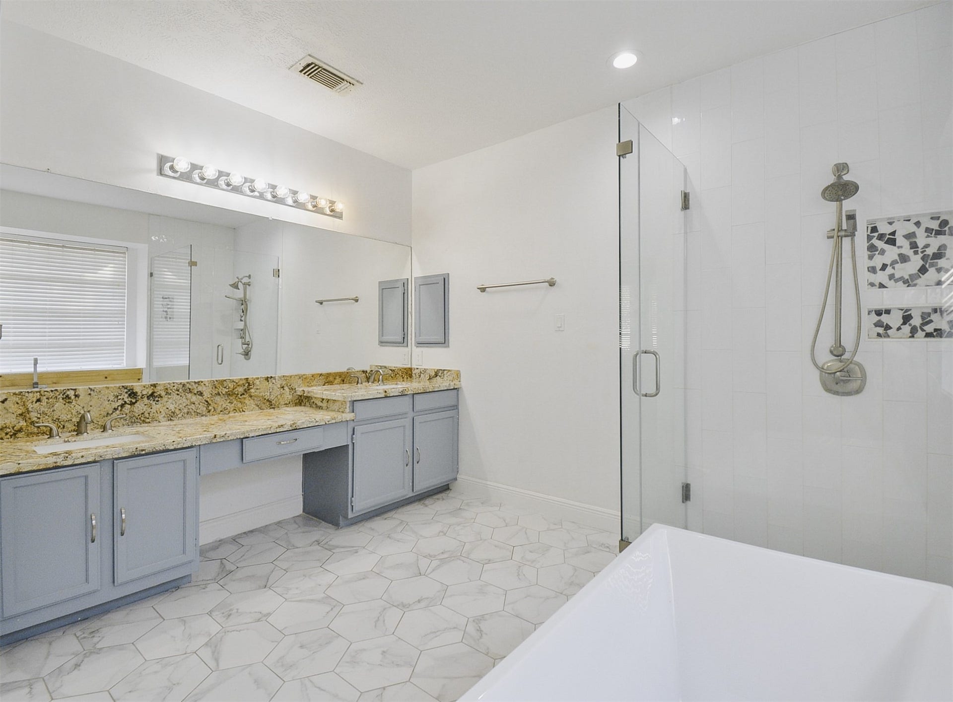 4910 Pine Prairie Lane, Houston, TX 77345 4910 Pine Prairie Lane, Houston, TX 77345